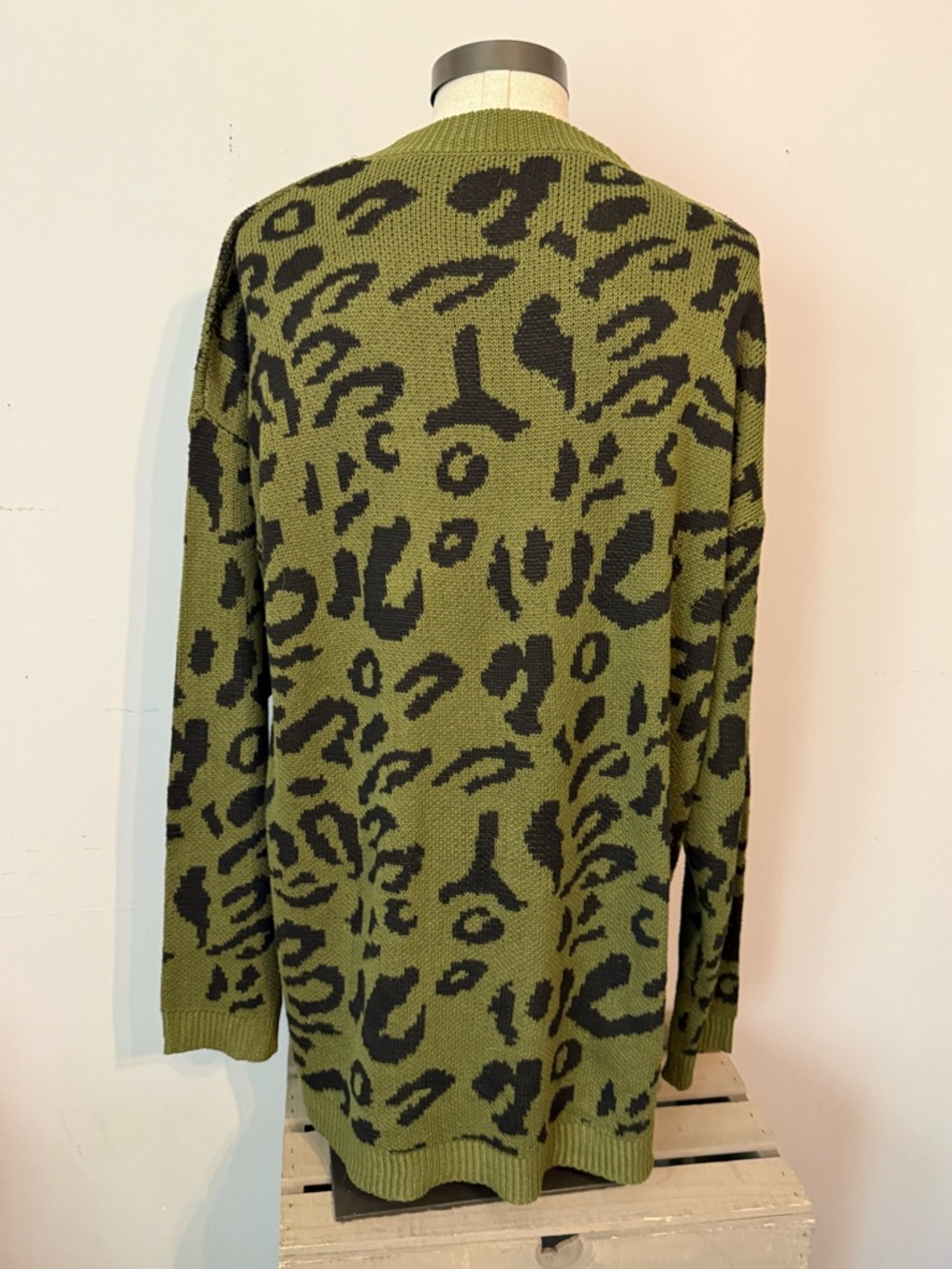 Vesti Olive Green and Black Leopard Crewneck Sweater - Picture 2 of 6